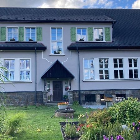 Apartmany Ceska Skola Lipova  Экстерьер фото